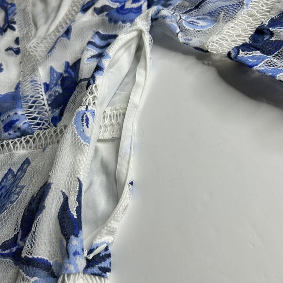 Entro Women's Blue and White Bell Sleeve Floral Large Dress - Picture 8 of 12